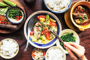 Với người Việt, đôi đũa là biểu tượng của sự gắn bó, chia sẻ