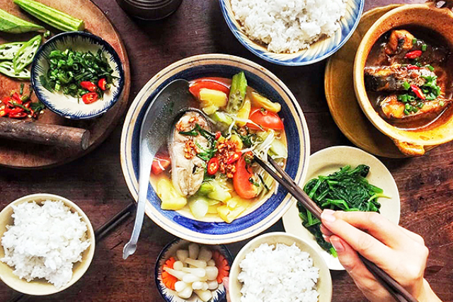 Với người Việt, đôi đũa là biểu tượng của sự gắn bó, chia sẻ