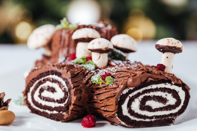 Bûche de Noël, hay còn gọi là “khúc củi Giáng sinh”