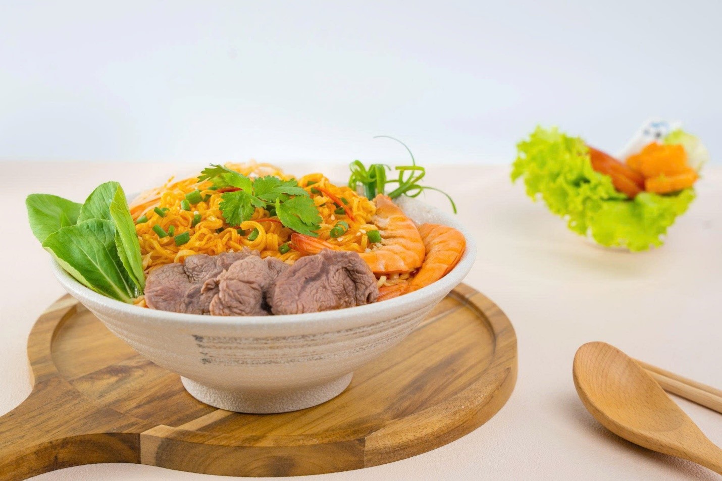 Mì ăn liền có thể dễ dàng biến tấu thành nhiều món ăn khác nhau