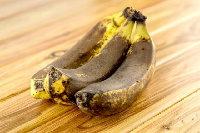 Thực phẩm khi bị hư thường có sự thay đổi về màu sắc